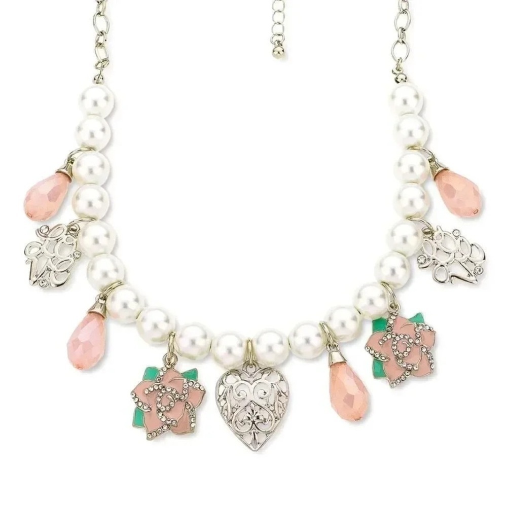 Pearl Silver Flower Necklace - Picture 2 of 2